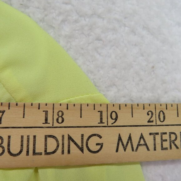 Chicos Shirt Womens Size Extra Large Asymmetrical Yellow Blouse Roll Tab Sleeve - Picture 8 of 11